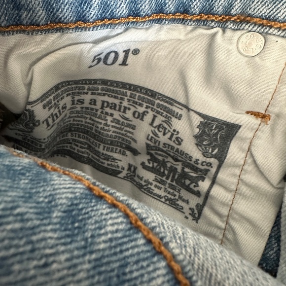 Levi’s 501 Two-Tone Denim Women Shorts High Rise Size 26 - Picture 8 of 8